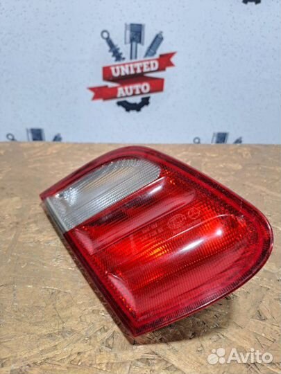 Фонарь задний левый Mercedes Benz Clk-Class W208