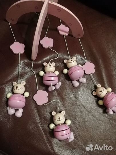 Мобиль деревянный