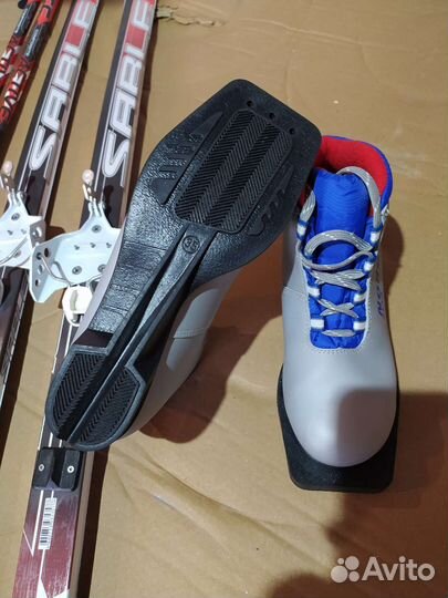 Лыжи беговые детские 140 с ботинками