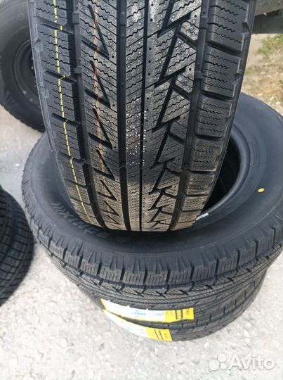 Sonix Snowrover 966 215/65 R16 98H