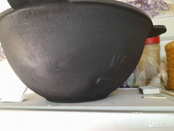 Продам чугунный казан 6 литров