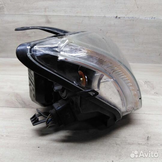 Фара передняя правая Ford Focus 2 до рест