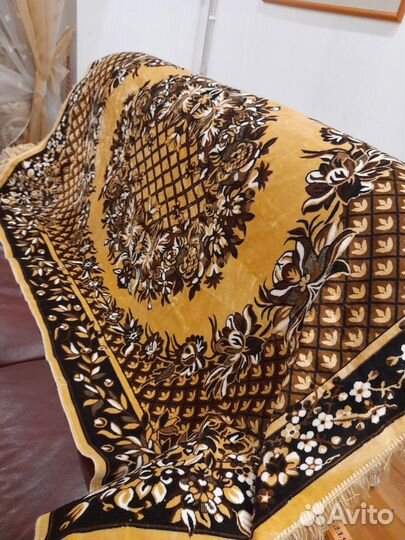 Накидки на диван и кресла