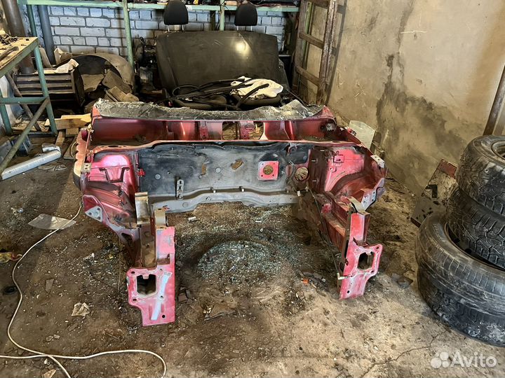 Передняя часть усилитель