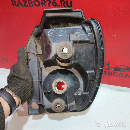 Фонарь левый наружный на Lexus RX300