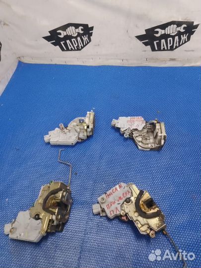 Замок двери Nissan Primera P11