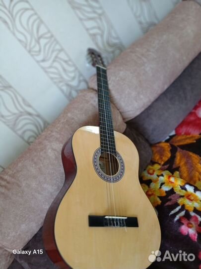 Акустическая гитара