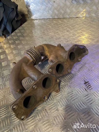 Коллектор выпускной Mazda3 BK2007