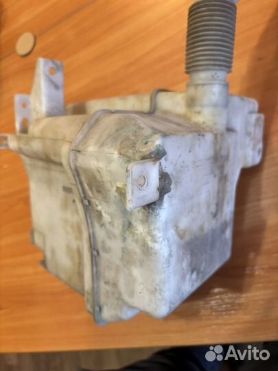 Бачок омывателя subaru forester sh (под ремонт)