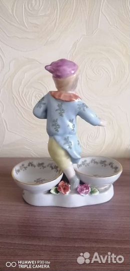 Фарфоровая статуэтка мальчик, винтаж, Германия