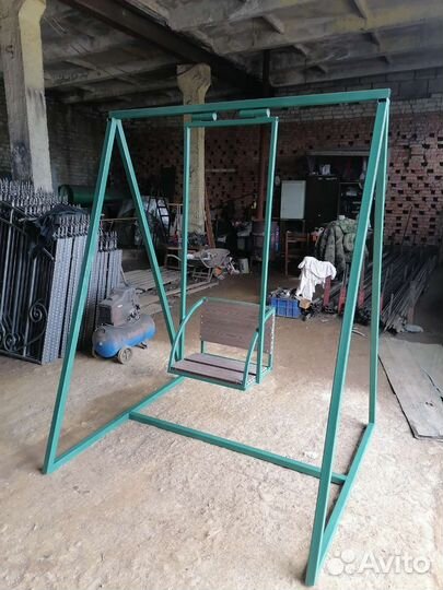 Детские качели уличные