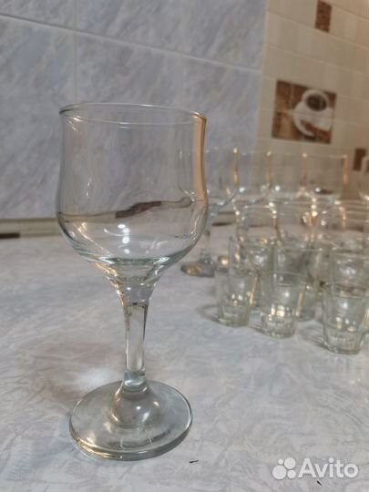 Посуда (стаканы, фужеры, рюмки, кружки)