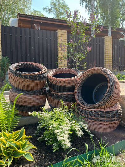 Кашпо из ротанга для цветов в наличии