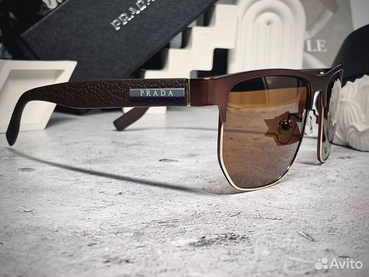 Очки Prada коричневые
