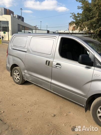 Hyundai Grand Starex 2.5 AT, 2011, 415 000 км