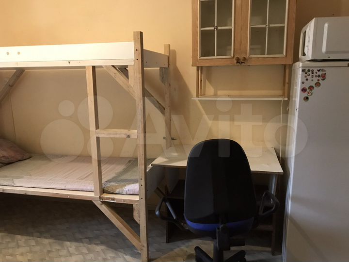 Комната 14 м² в 4-к., 1/5 эт.