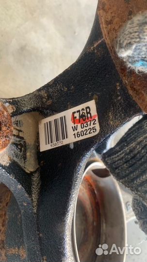 Поворотный кулак передний правый Toyota Camry V50