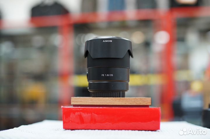 Объектив Sony FE 35mm F1.8 (SEL-35F18F)