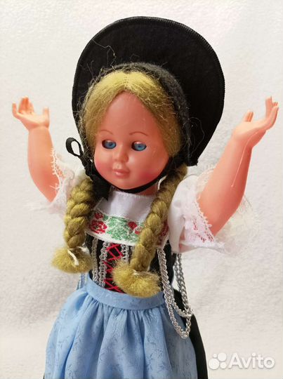 Кукла в национальном костюме Германия