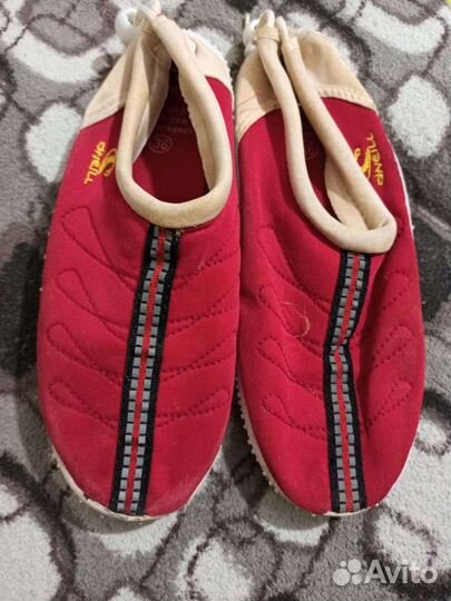 Чешки для пляжного плавания