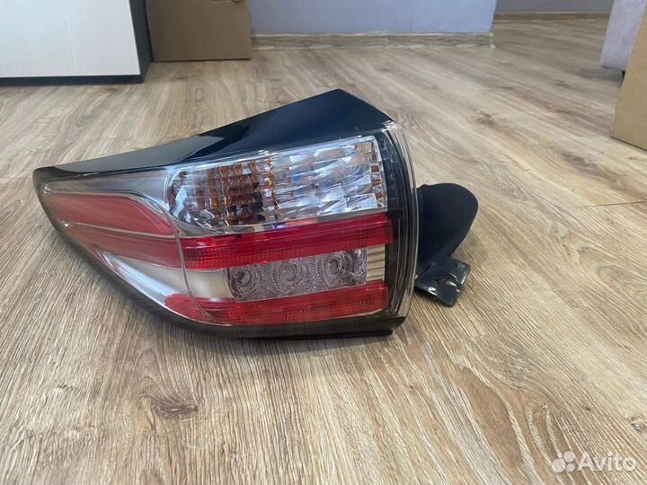 Фонарь задний левый Nissan Murano Z52