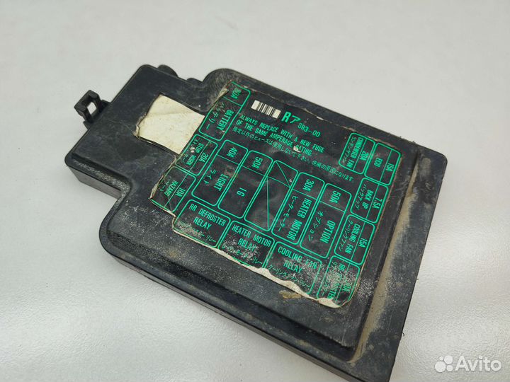 Крышка блока предохранителей Honda Domani MA4