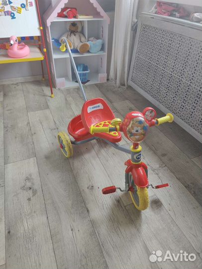 Детский велосипед с ручкой