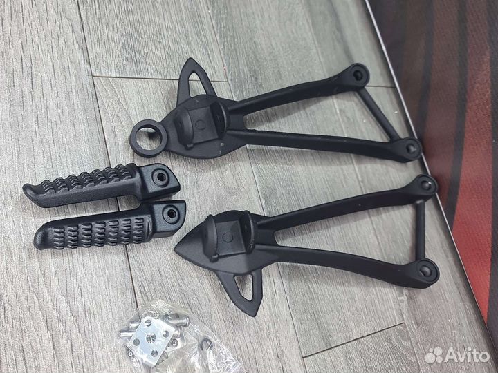 Подножки пассажира zx6r 09-12