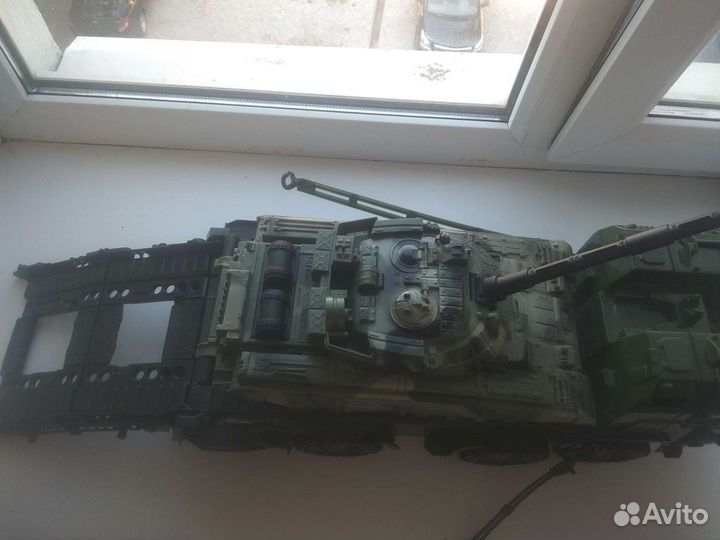 Танк военный