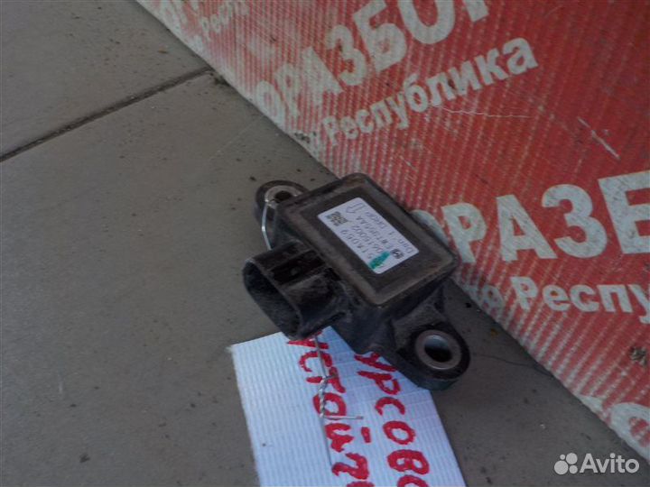 Датчик курсовой устойчивости Mitsubishi L200 KB