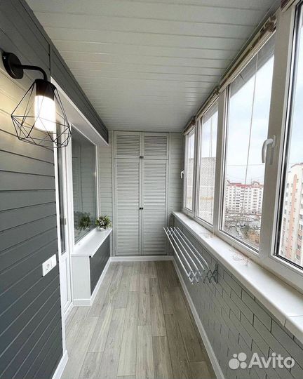 Ремонт балкона стеновым паркетом