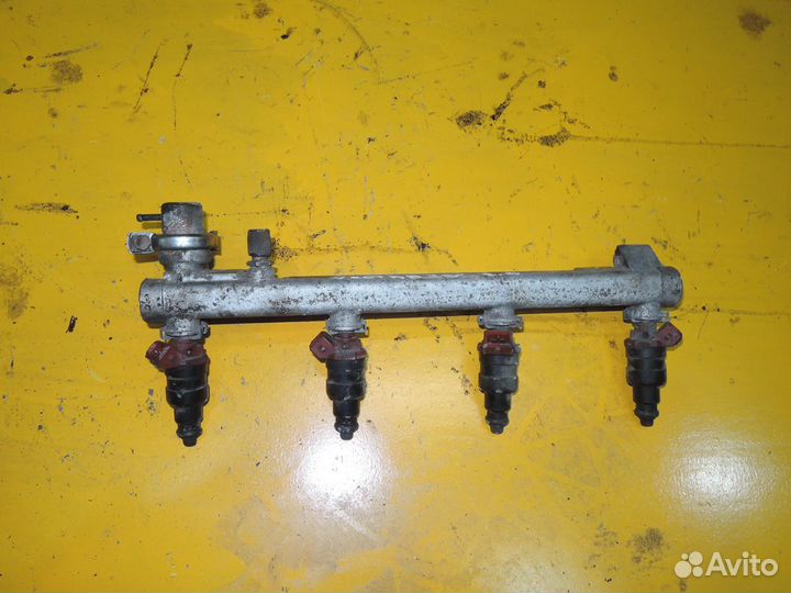 Рампа топливная Opel Vectra B 1995-1999