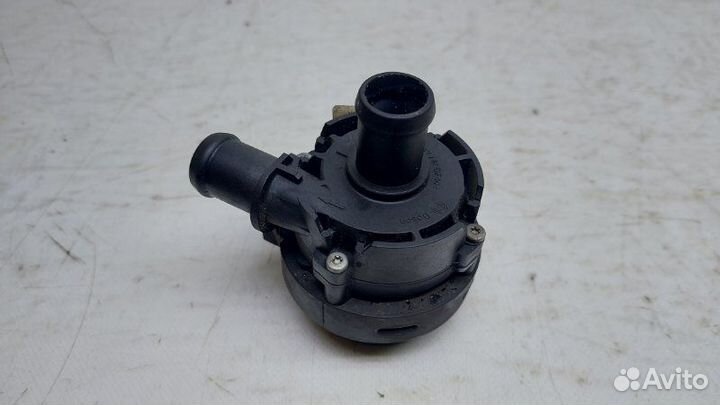 Насос системы охлаждения Volkswagen Jetta 6 2.0