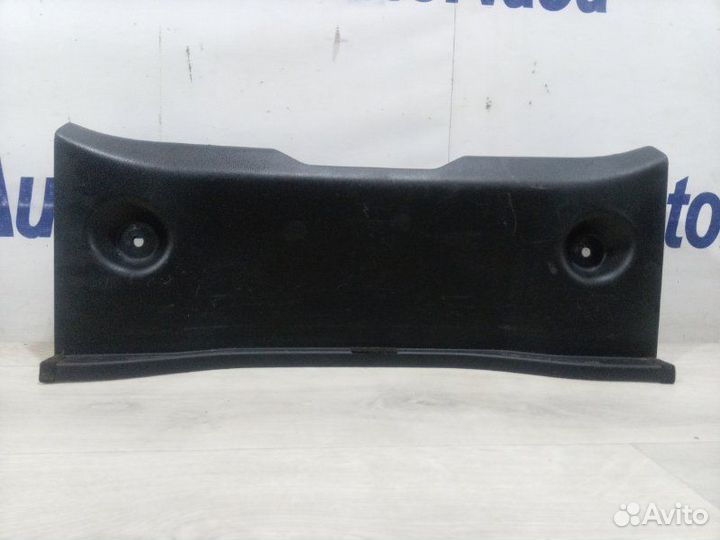 Накладка замка багажника Nissan Tiida хетчбэк HR16