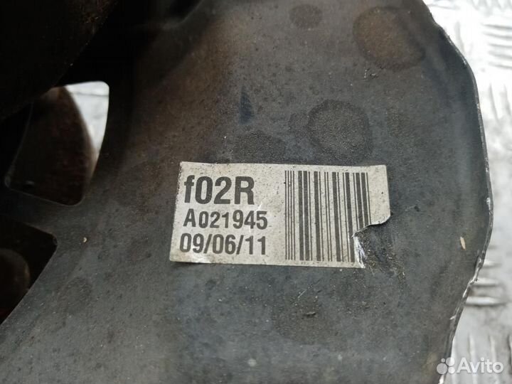 Кулак поворотный передний правый Toyota Camry XV40