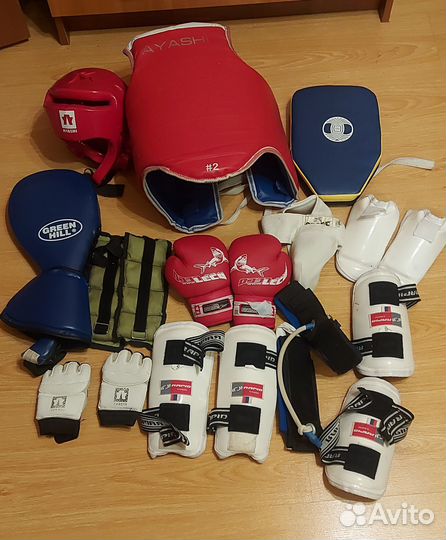 Продам для единоборств жилет шлем лапы перчатки