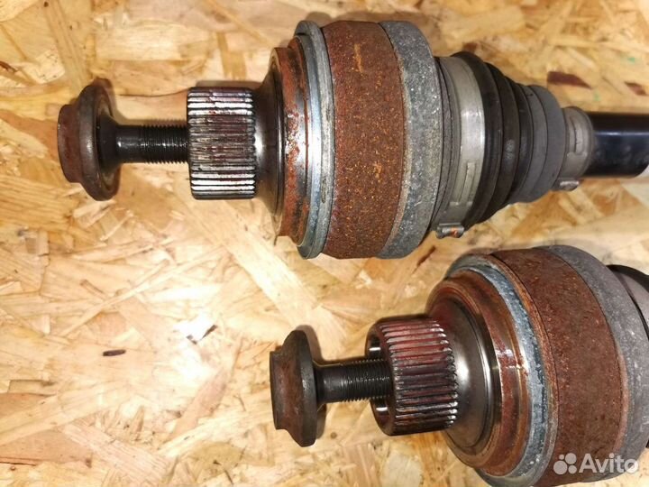 Audi Q5 (80A) Полуось задняя 80A501203E