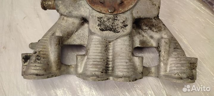 Впускной коллектор Audi 100 C3