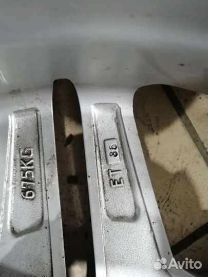 Bridgestone 613V 245/40 R18