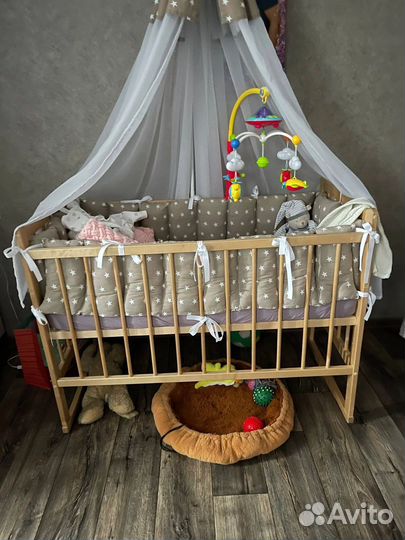 Детская кроватка