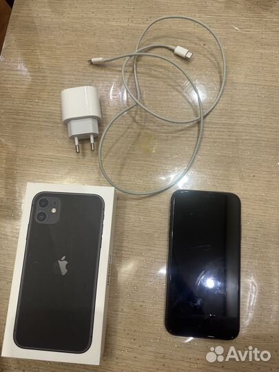 iPhone 11, 64 ГБ