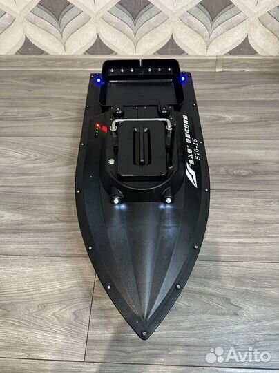 Прикормочный кораблик для рыбалки