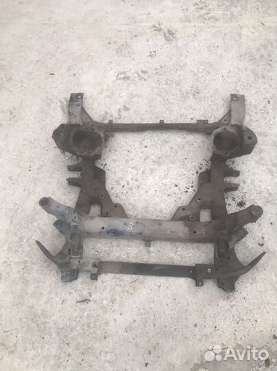 Передний подрамник bmw x5 x6M e70 e71