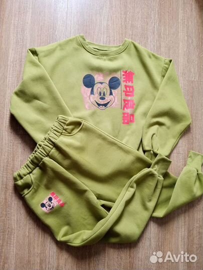 Женский спортивный костюм из футера