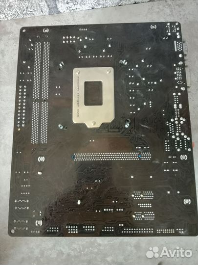 Материнская плата с процессором и памятью