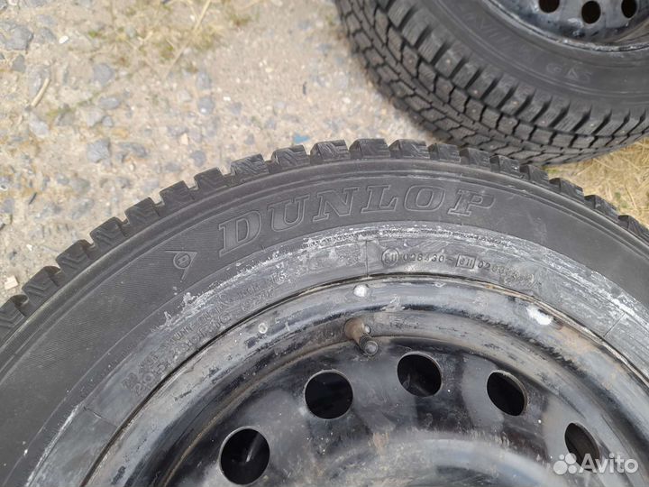 Dunlop SP Winter Ice 01 205/60 R16