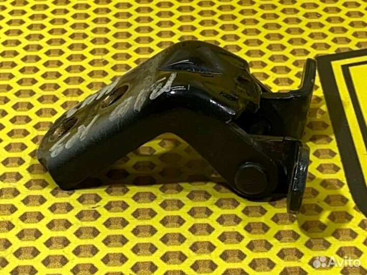 Петля двери Nissan Almera B10 QG16 2007