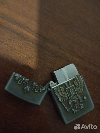 Зажигалка с гербом РФ