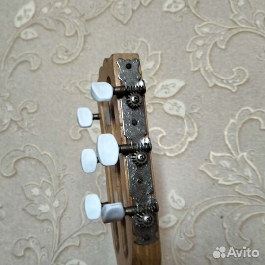 Классическая гитара бу