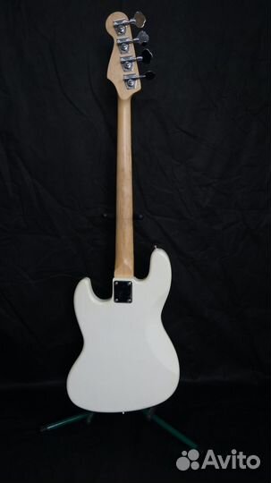 Бас гитара Juno,Silver cadet by Ibanez, selder